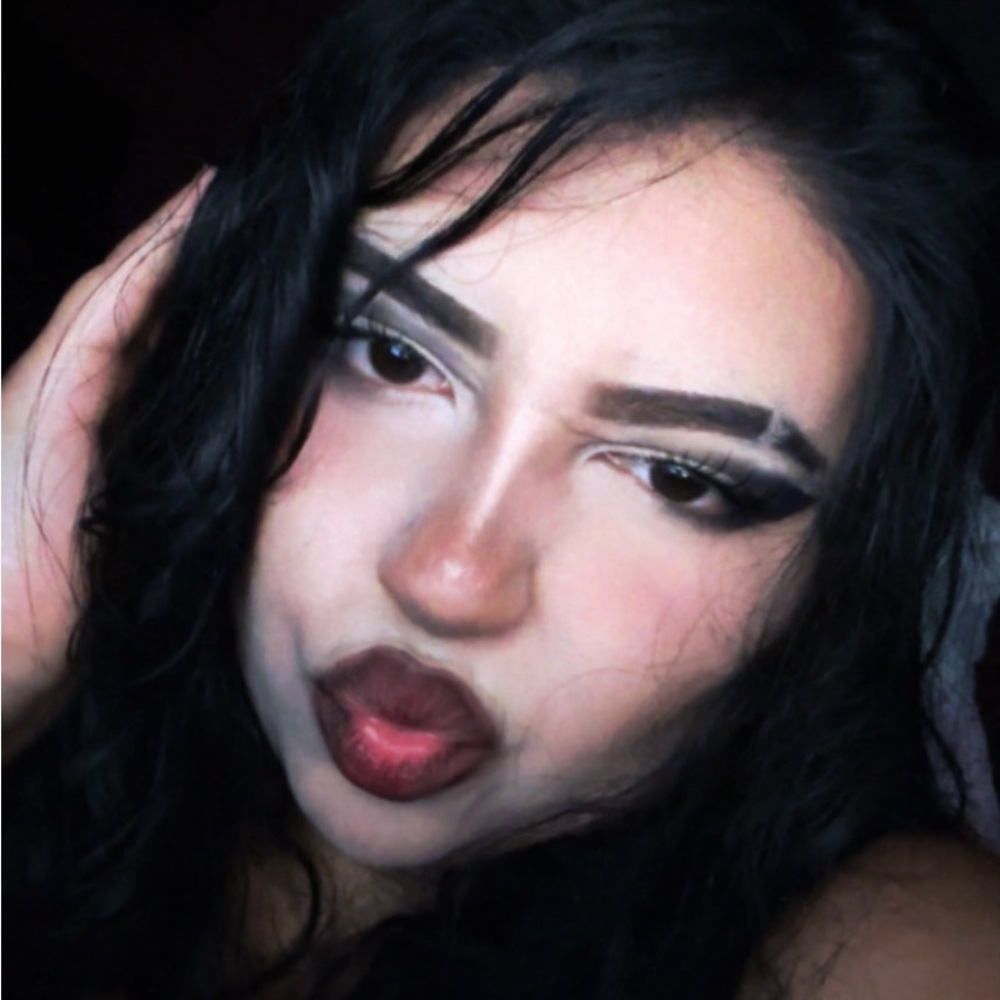 Meet your Posher, Mayra